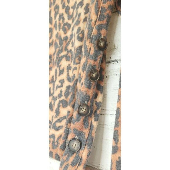 Socialite V Neck Henley Long Sleeve Shirt Leopard Print Soft Pullover Small - Picture 6 of 7